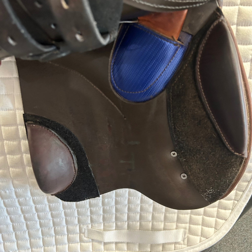 Used Schleese LightFlight 17.5" Jump Saddle