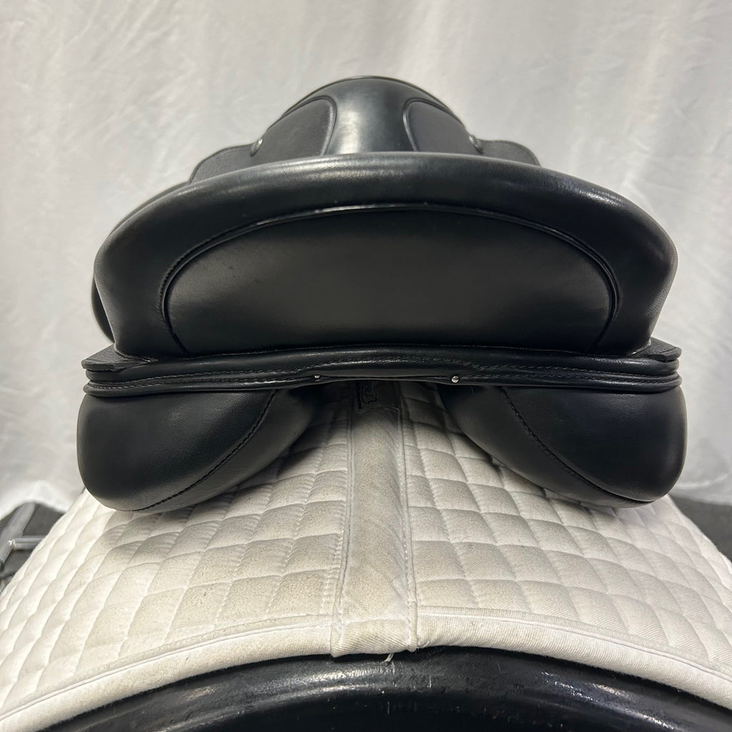 Used Veritas Unitas 17.5" Dressage Saddle