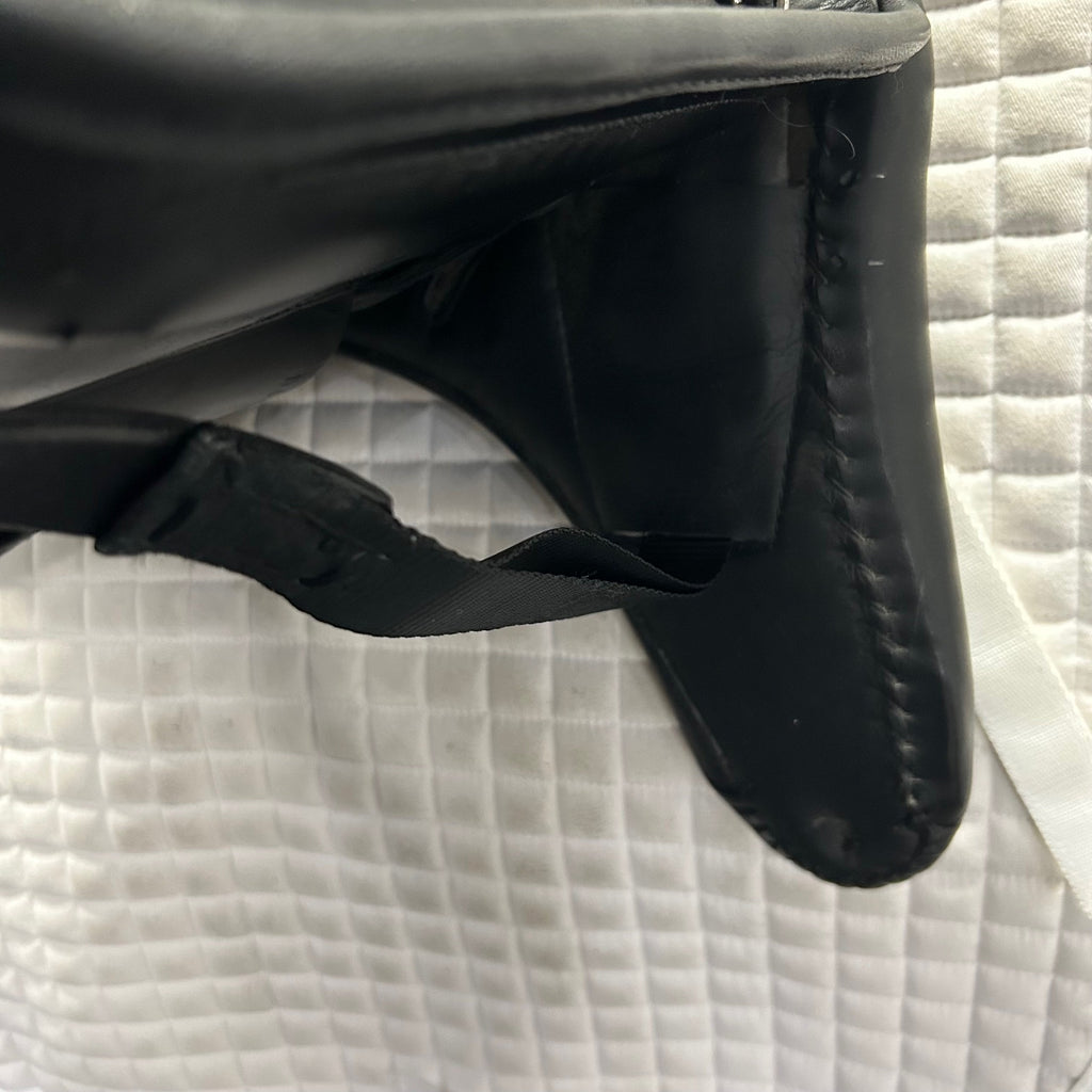 HOLD:  Used Veritas Unitas 17.5" Dressage Saddle