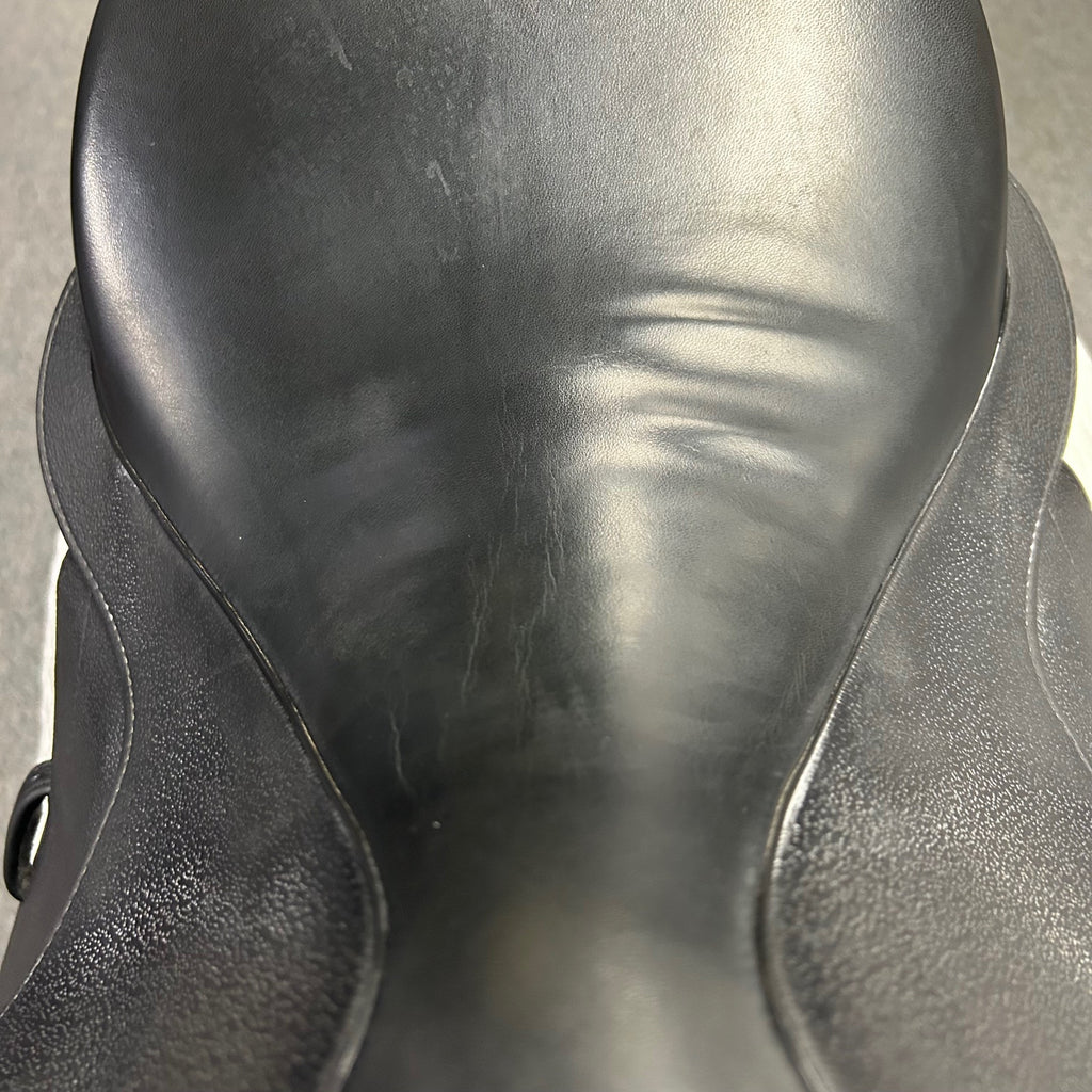 Used Veritas Unitas 17.5" Dressage Saddle