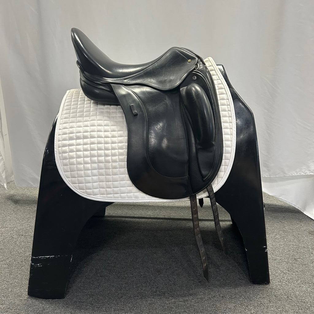 Used Schleese Obrigado 18" Dressage Saddle