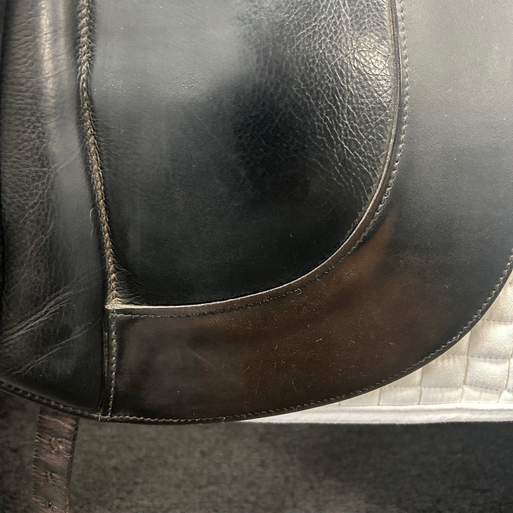 Used Schleese Obrigado 18" Dressage Saddle