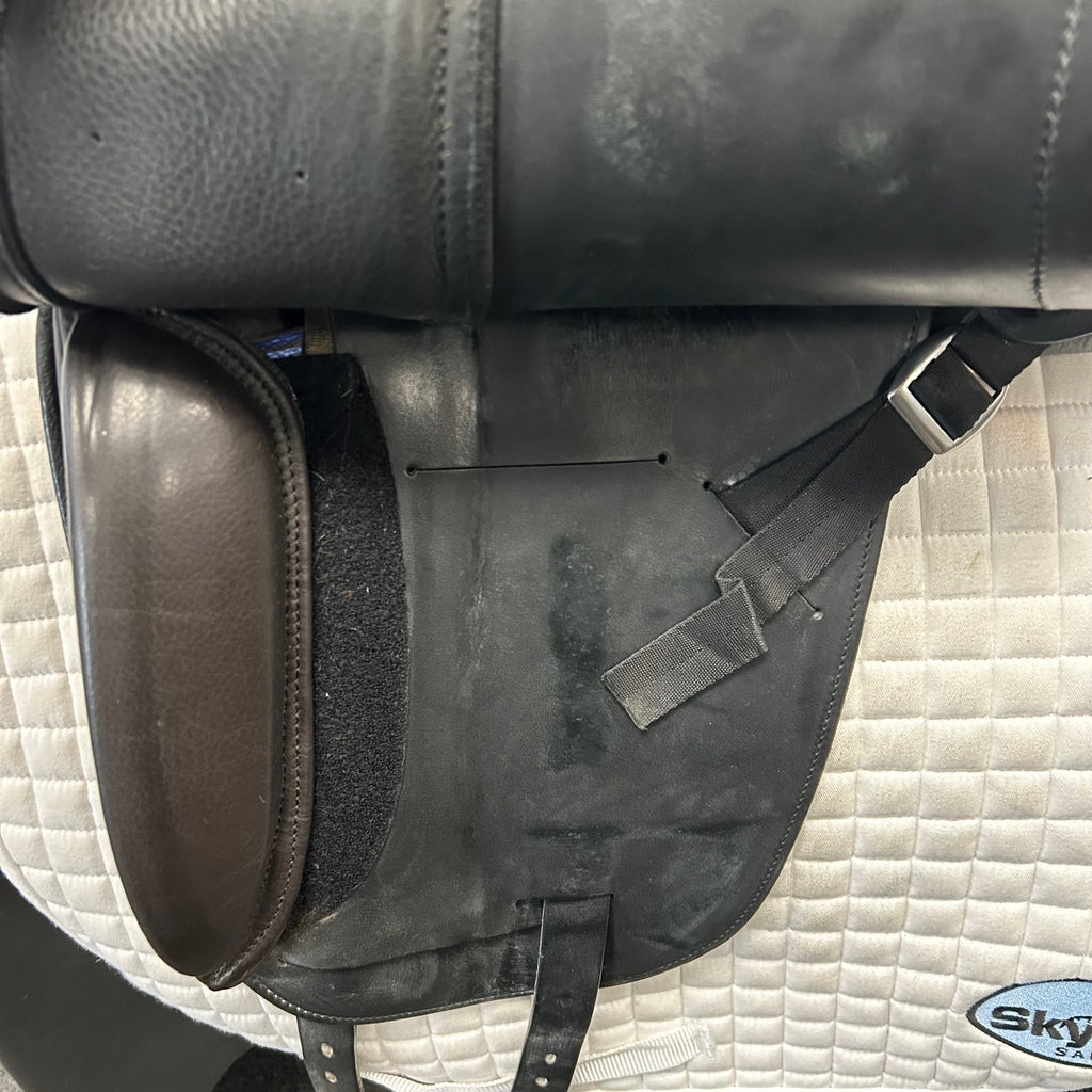 Used Schleese ProLight 16.5" Dressage Saddle