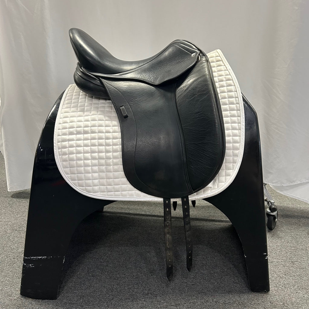 Used Schleese HK 18" Dressage Saddle