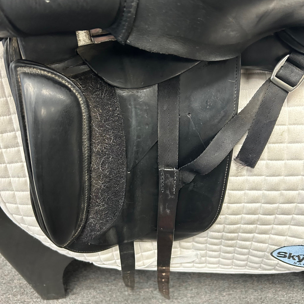 Used Schleese HK 18" Dressage Saddle