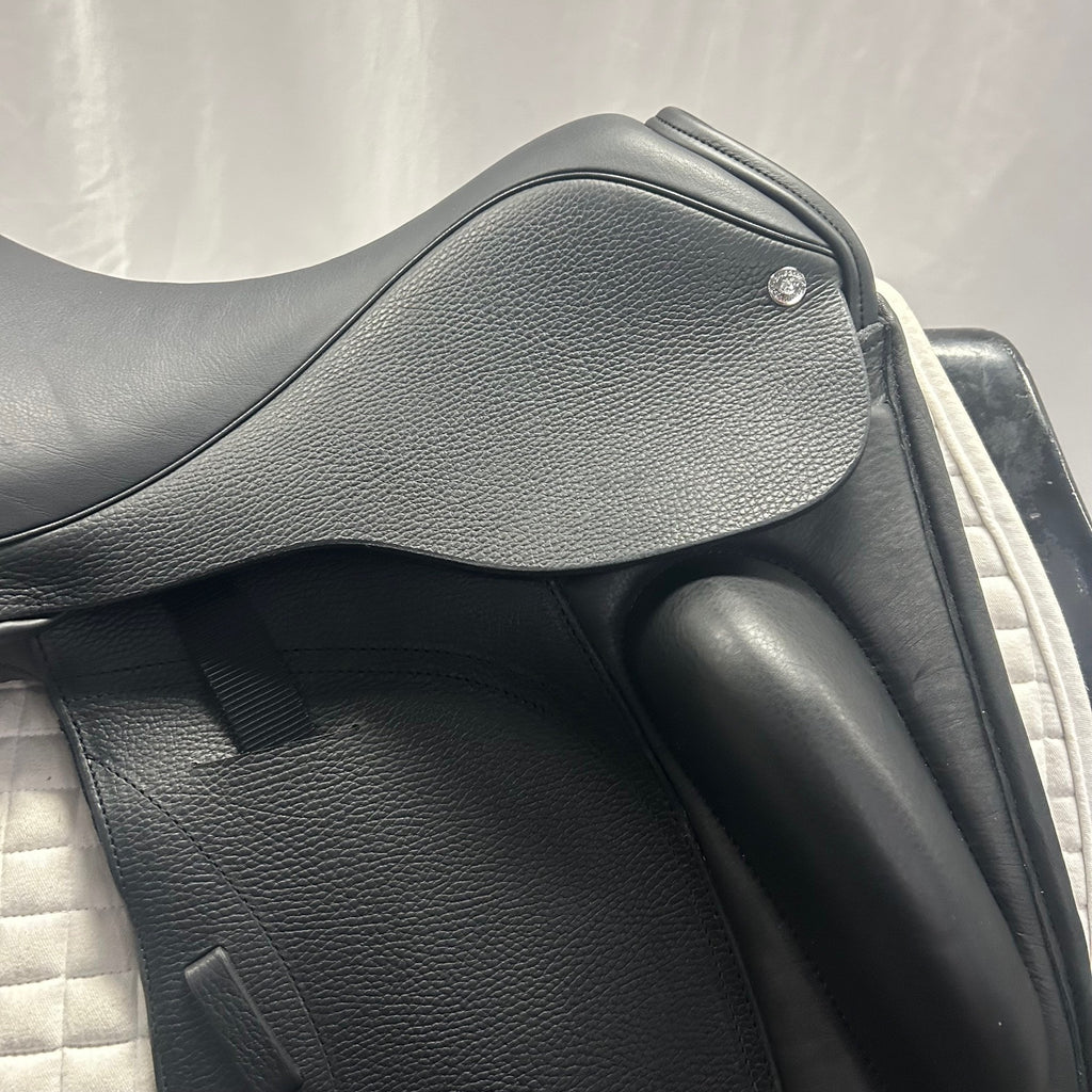 Demo Custom Saddlery Steffen's Advantage Monoflap 18" Dressage Saddle