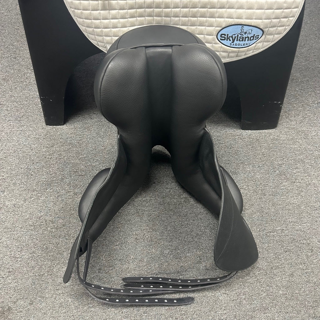 Demo Custom Saddlery Steffen's Advantage Monoflap 18" Dressage Saddle