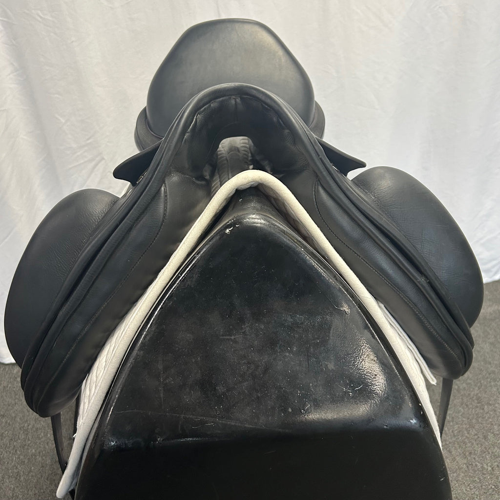 Used Trilogy Ethos 17.5" Dressage Saddle