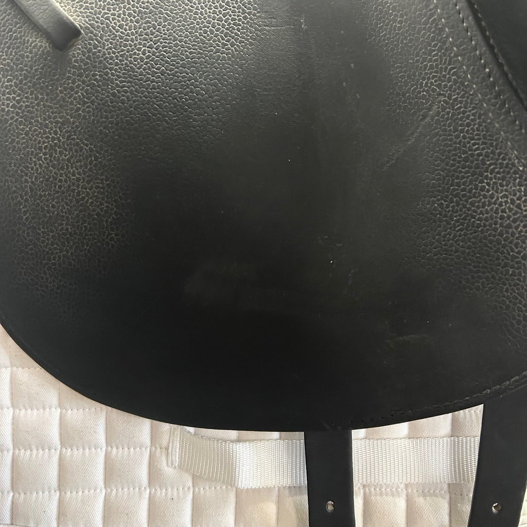 Used Trilogy Ethos 17.5" Dressage Saddle