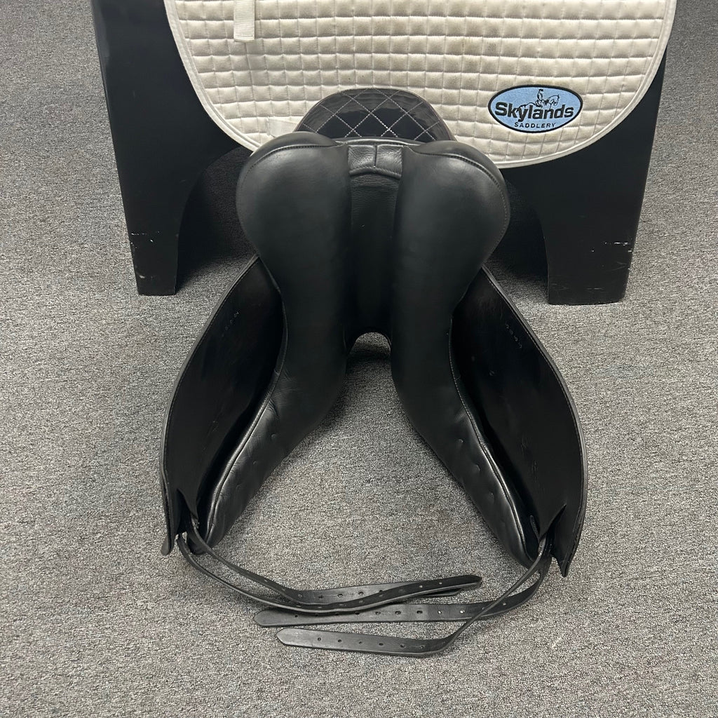 Used Trilogy Ethos 17.5" Dressage Saddle