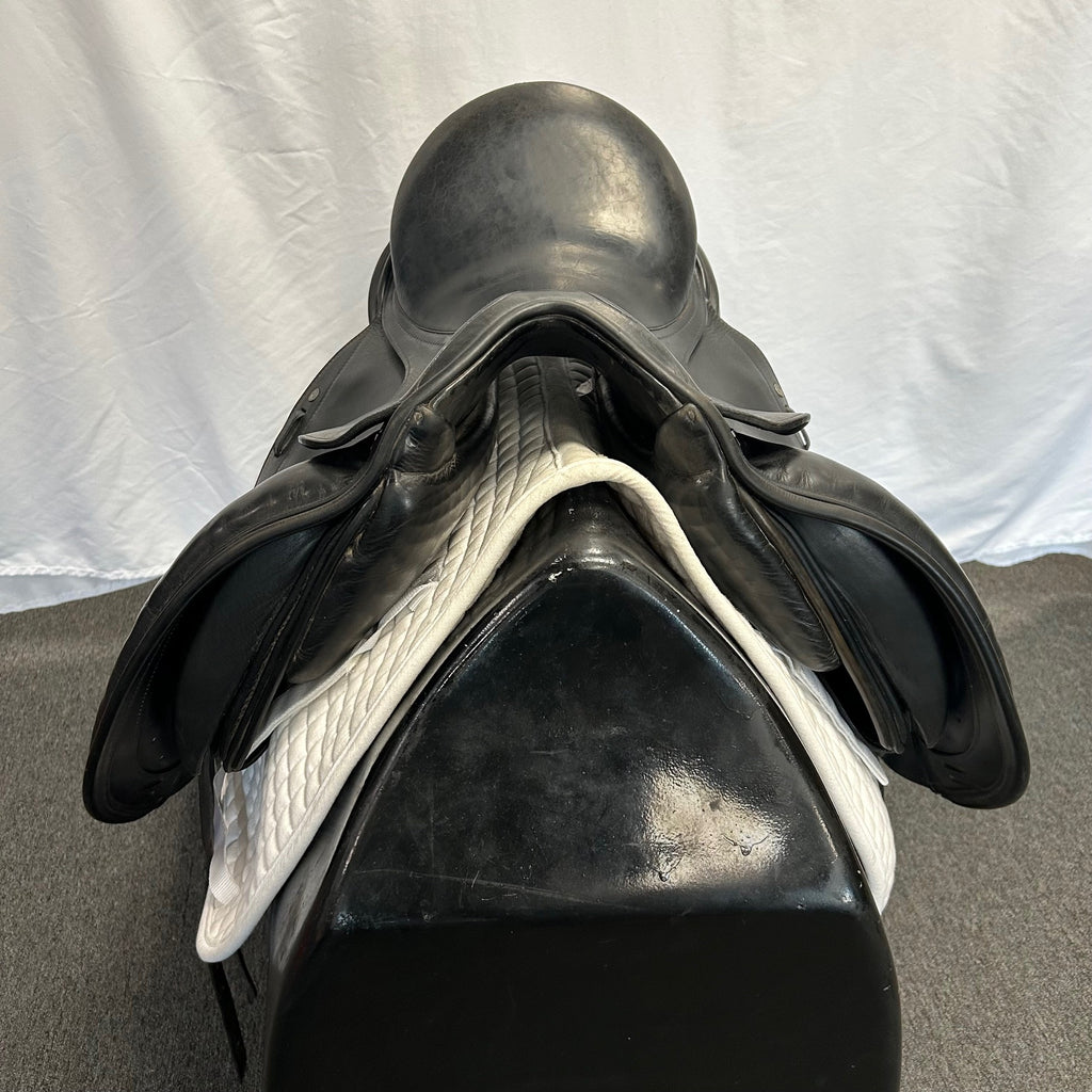 Used Schleese Wave 17" Dressage Saddle