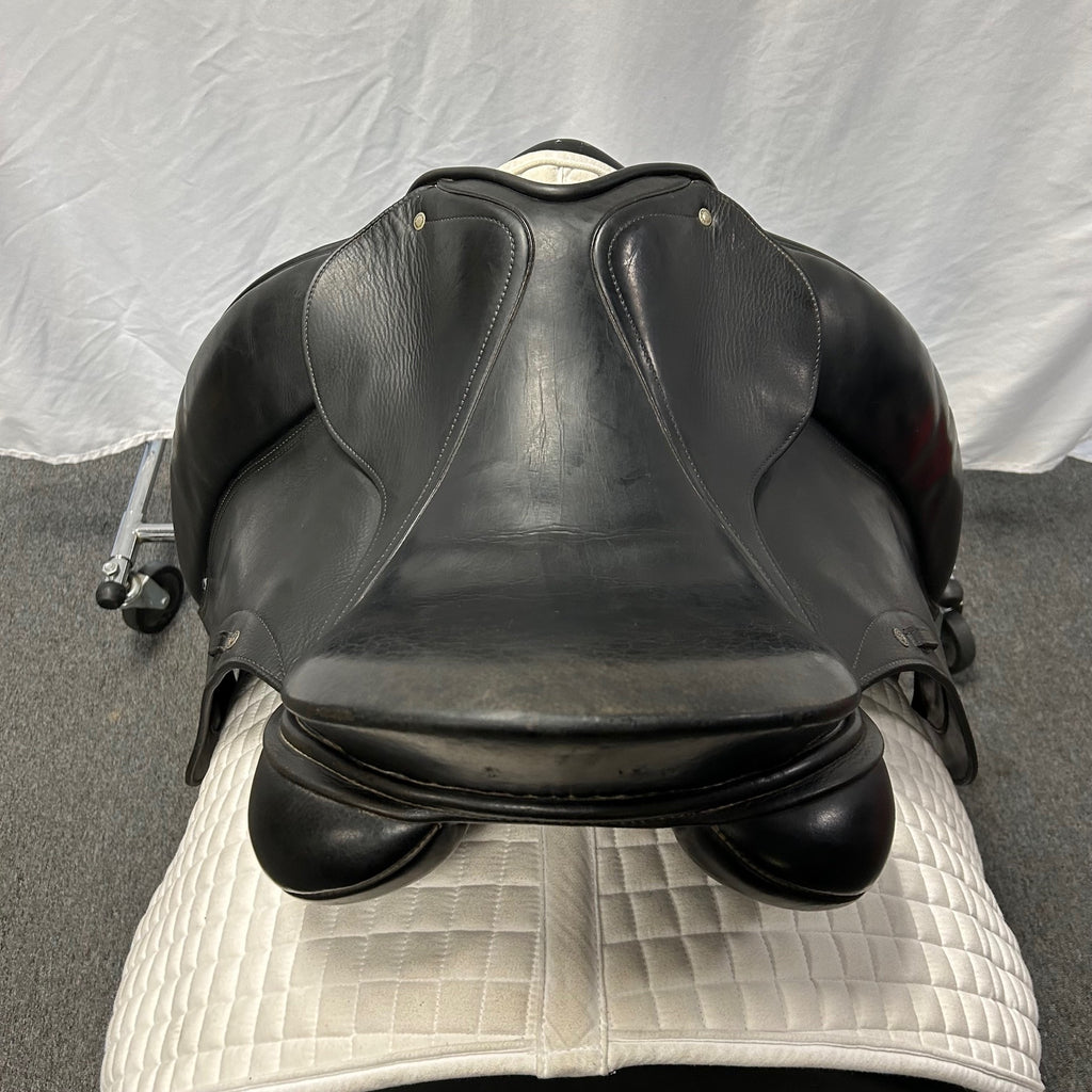 Used Schleese Wave 17" Dressage Saddle