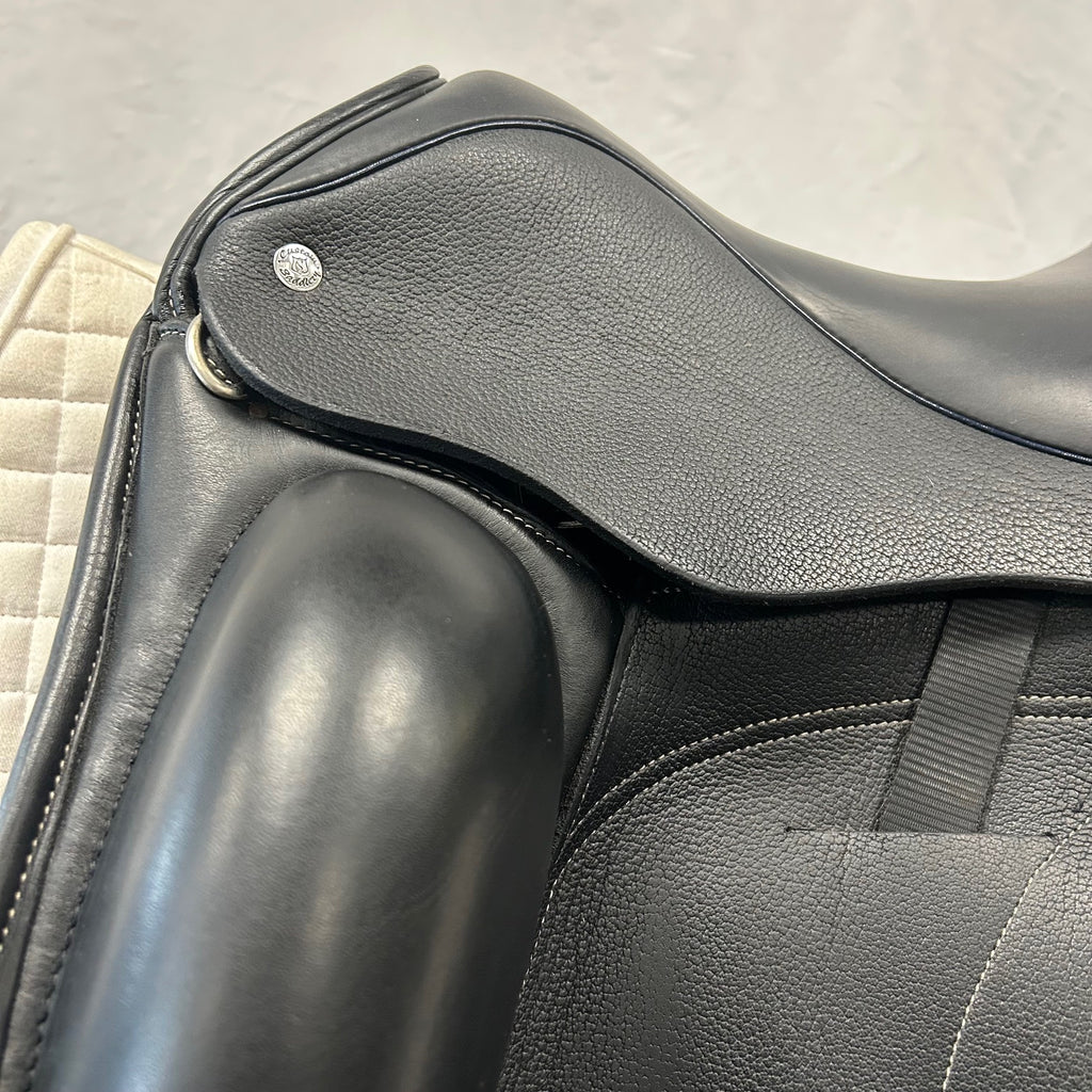 Used Custom Saddlery Wolfgang Omni Monoflap 17.5" Dressage Saddle