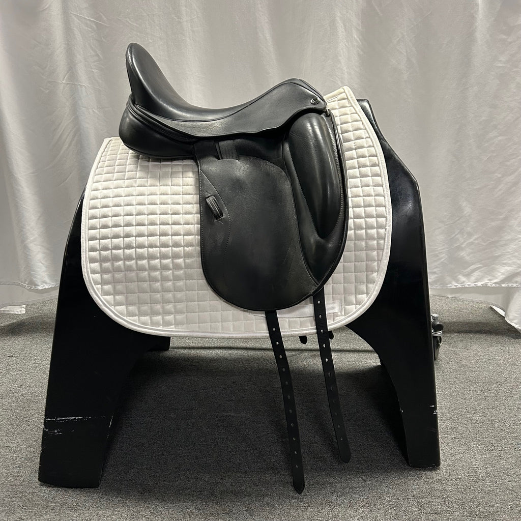 Used Veritas Vero 17.5" Dressage Saddle