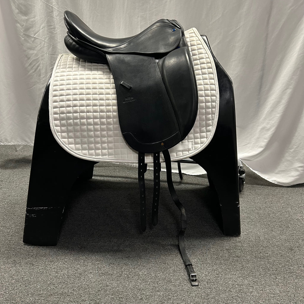 Used Stubben Genesis Deluxe 17.5"Dressage Saddle