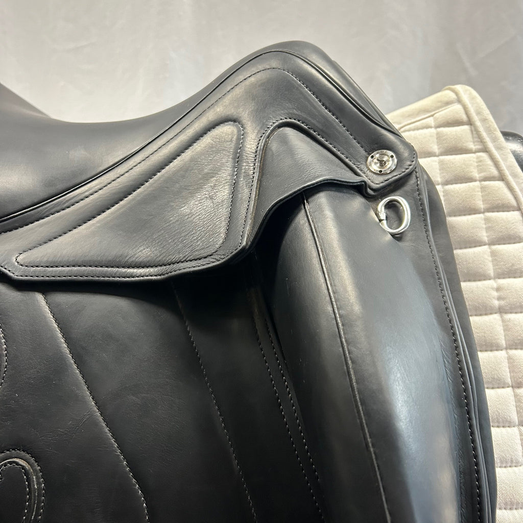 Used CWD SE37 17" Dressage Saddle