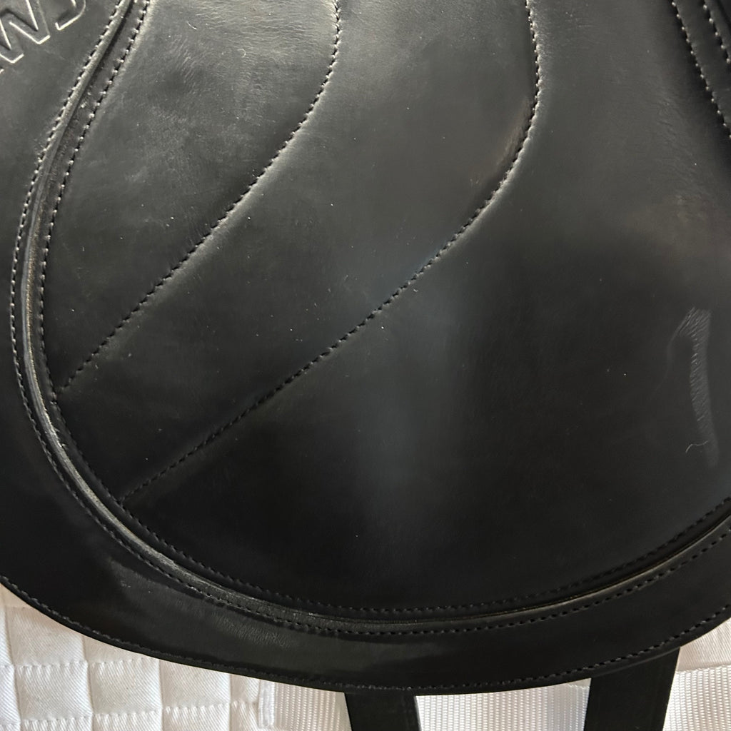 Used CWD SE37 17" Dressage Saddle