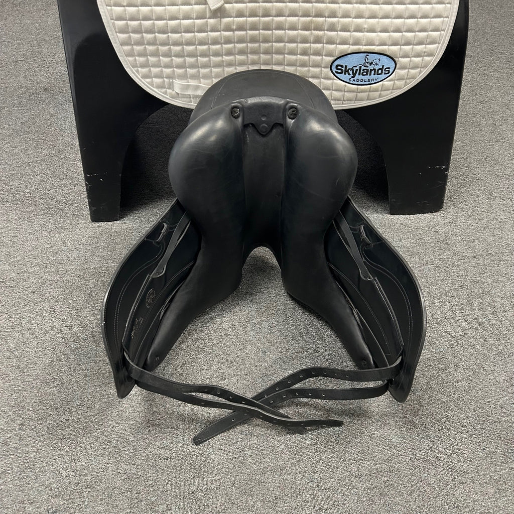 Used CWD SE37 17" Dressage Saddle