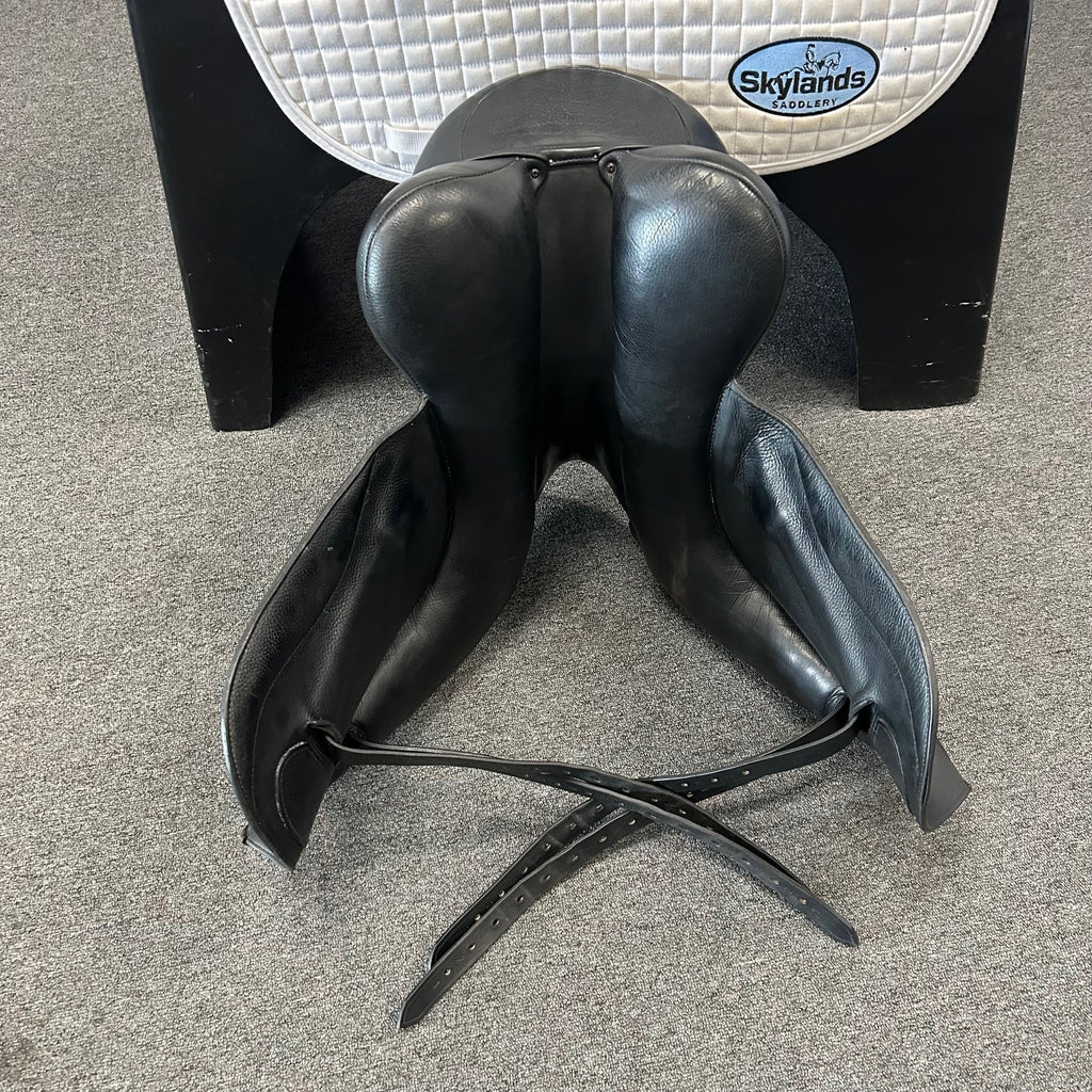 Used Veritas Vero 17.5" Dressage Saddle