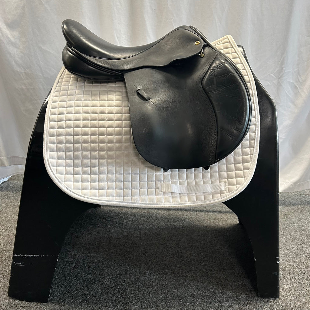 Used Black Country Ricochet 17.5" Jump Saddle