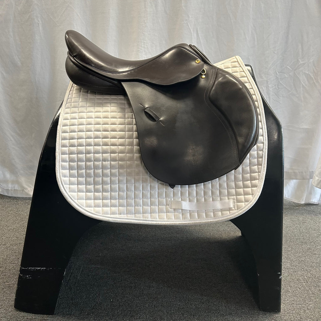 Used Black Country Quantum 17.5" Jump Saddle