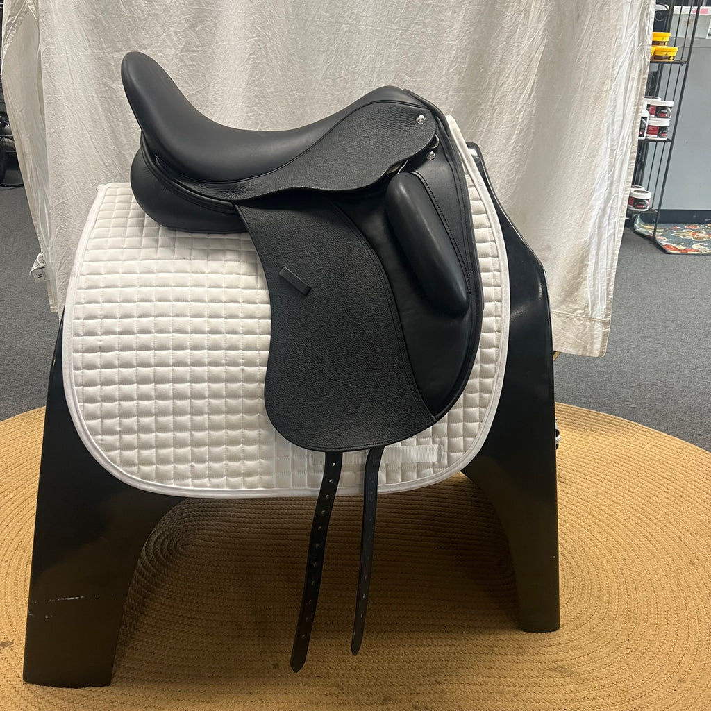 Demo Custom Wolfgang Signature Solo MKll  17.5" Dressage Saddle (Copy)